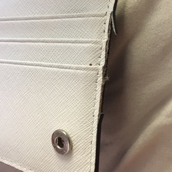 Sold - Picture 4 of 8